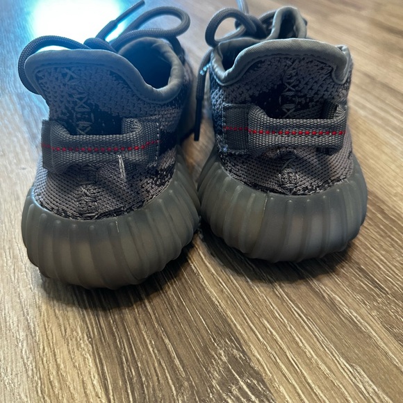Yeezy Boost 350 V2 Beluga - Picture 3 of 4
